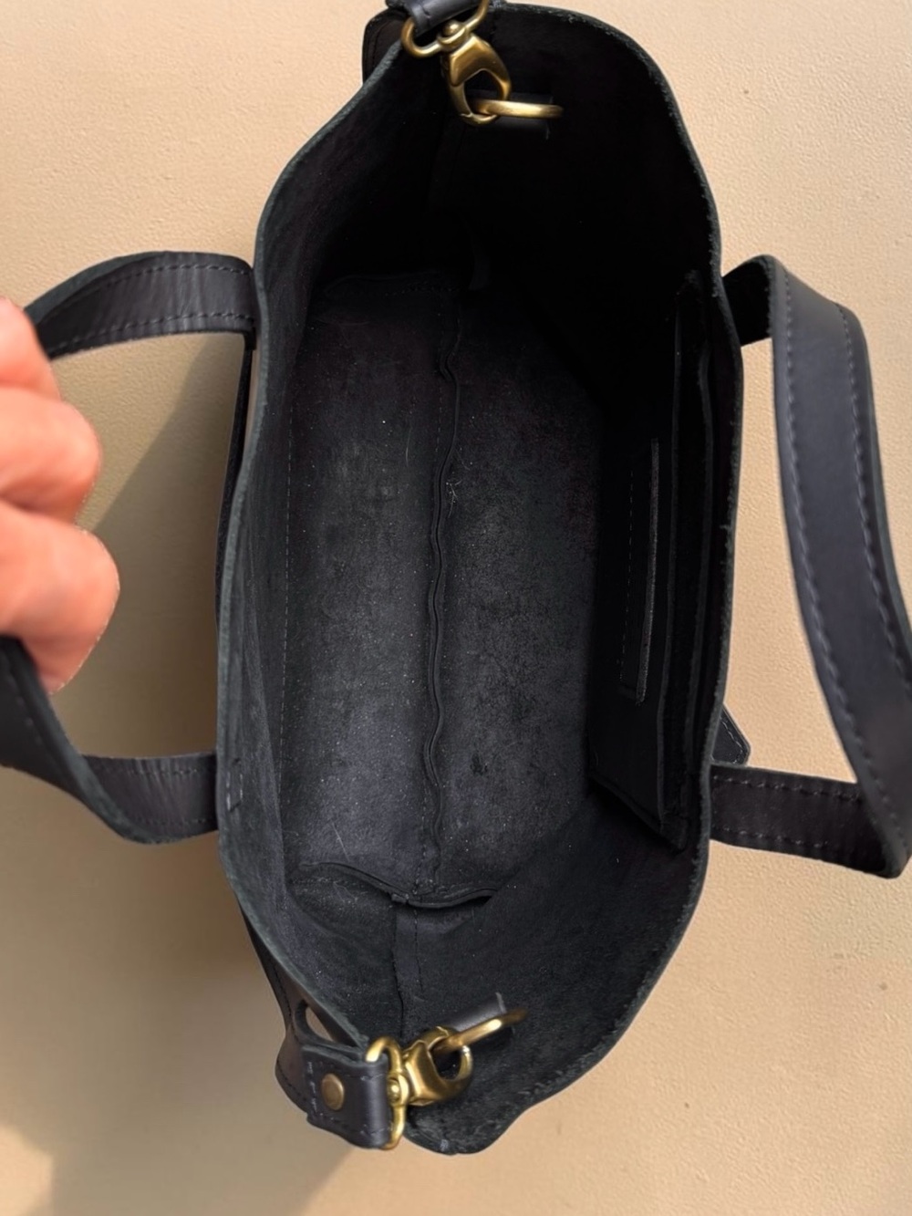 Portland Leather Goods Black Leather Crossbody Tote Bag - Picture 5 of 9